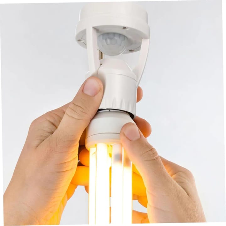 Smart PIR Motion Sensor Bulb Holder / Socket Adapter (E27 Base)
